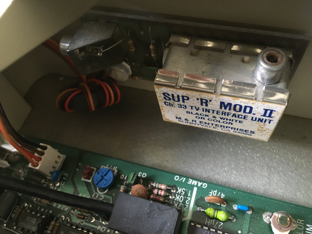 Apple II Plus Sup 'R' Mod. II UHF RF modulator