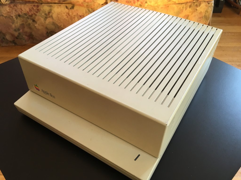 Apple IIGS computer, case only (no monitor, keyboard, drives, or mouse)